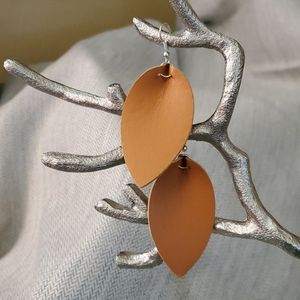Fun leather earrings